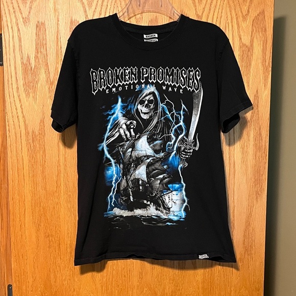 Broken Promises Black Graphic Tee - Picture 1 of 8